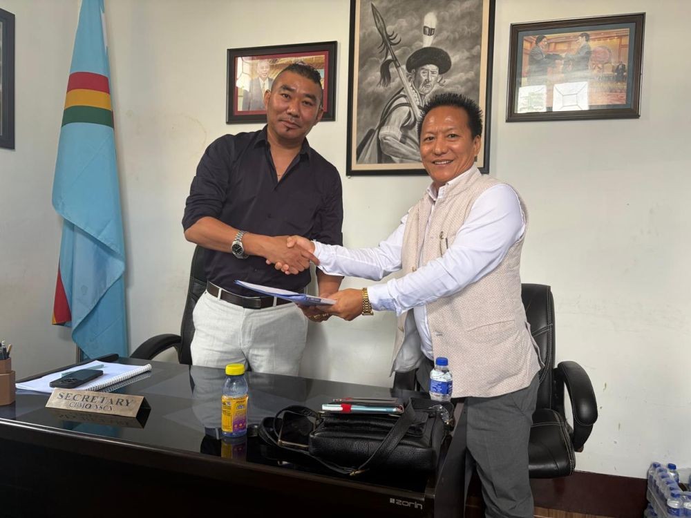 Joseph patton (L), Qhetoyi A Swu (R)